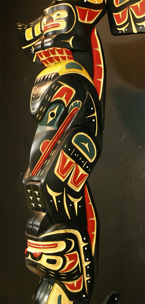 photo of Killer Whale Thunderbird Totem Laurence Scow